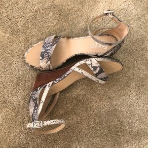 Snake pattern strappy heels size 7